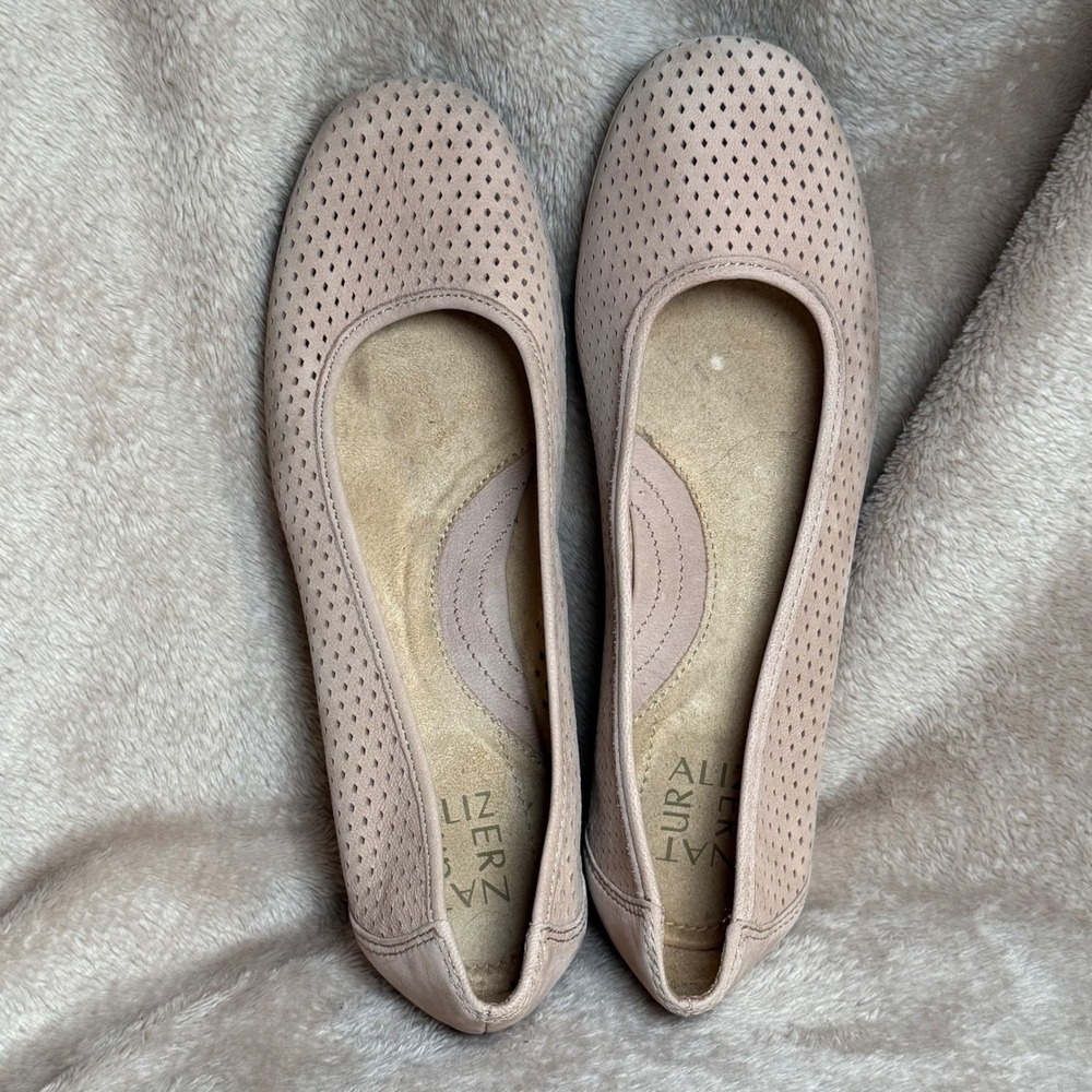 Naturalizer Women's 8M Betina 2 Pink‎ White Leather Wedge Slip On Perforated - Picture 6 of 8
